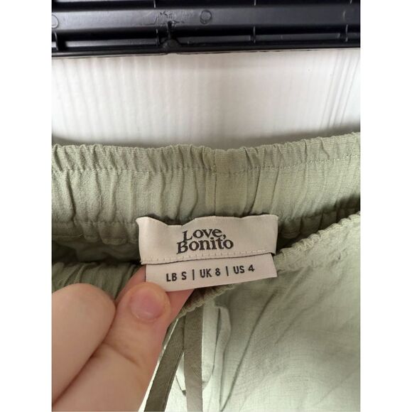 Love Bonito Shorts Size 4 Women's Olive Shorts Lined 2 Inch Inseam - Picture 2 of 4